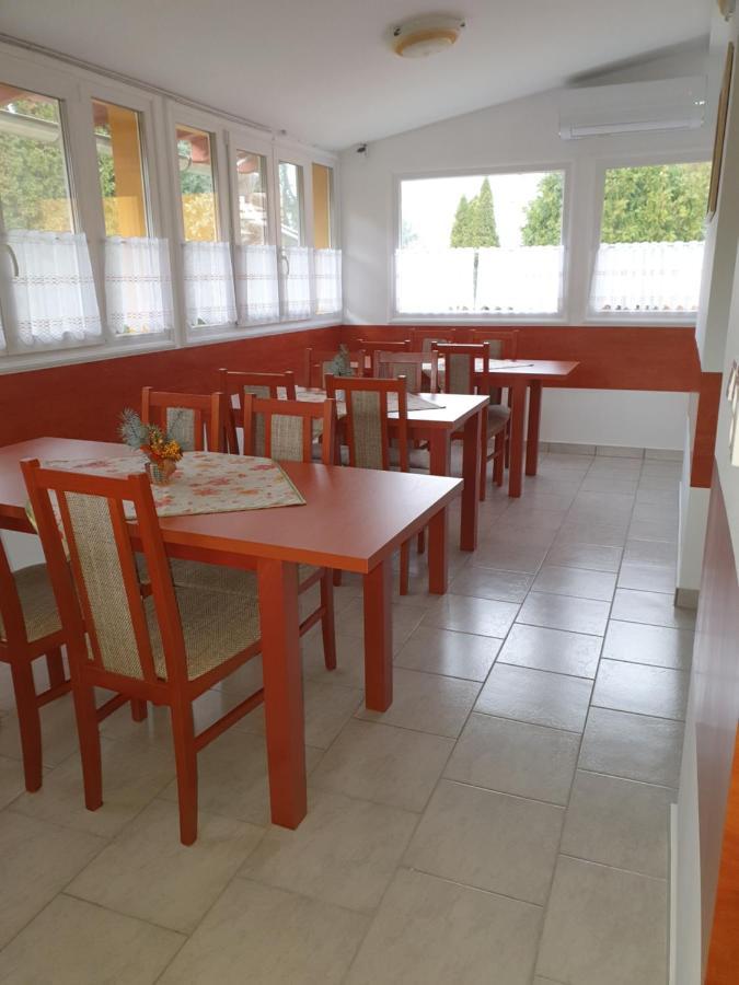 Gala Panzio Hotel Simontornya Екстериор снимка