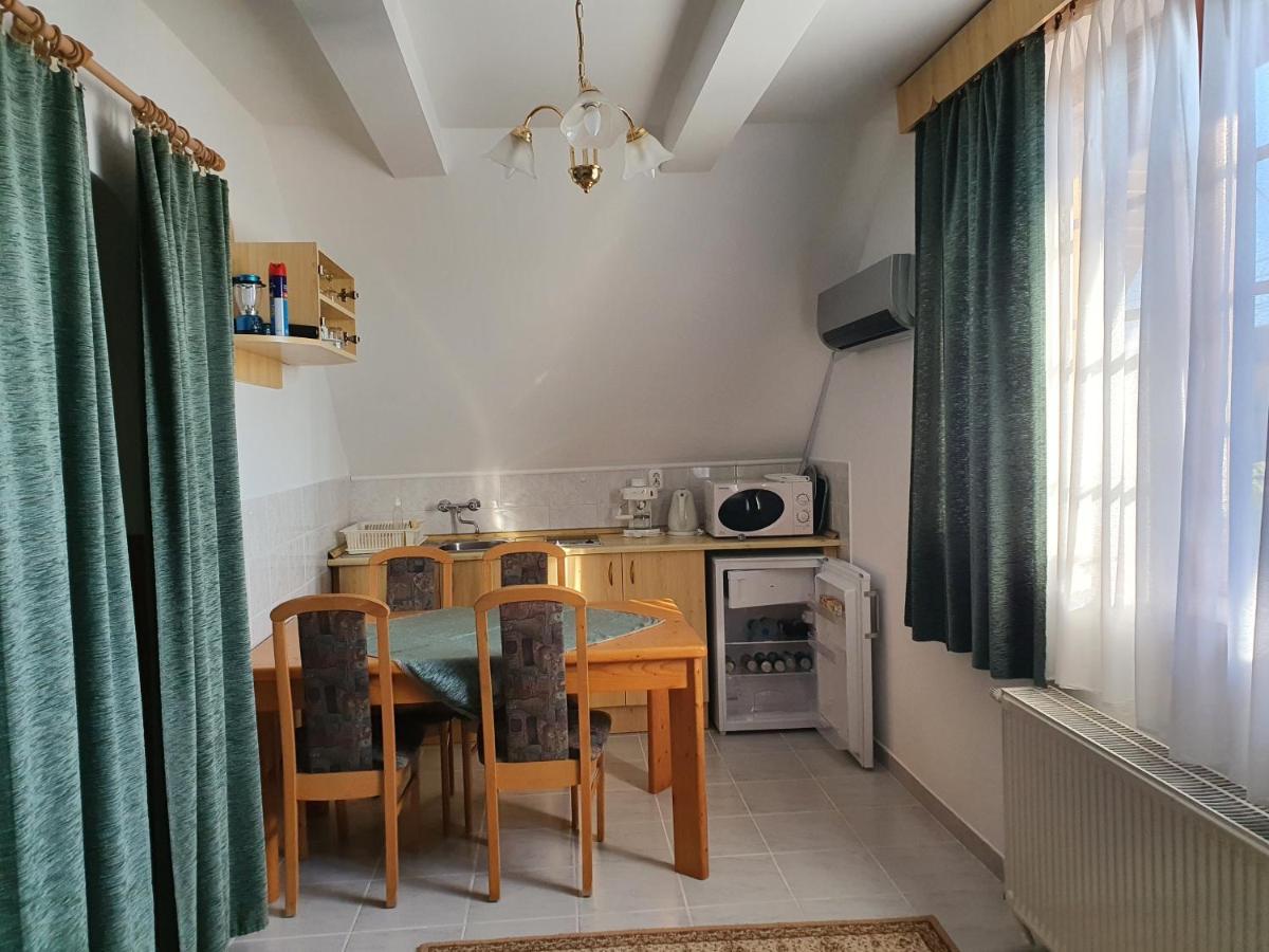 Gala Panzio Hotel Simontornya Екстериор снимка