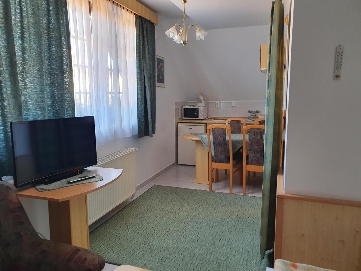 Gala Panzio Hotel Simontornya Екстериор снимка