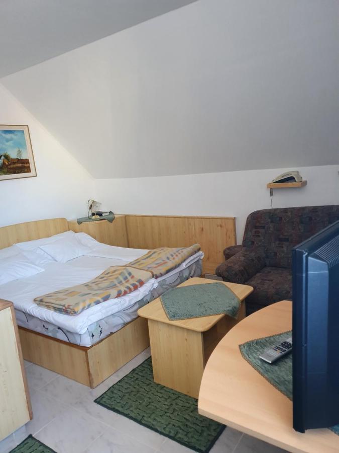Gala Panzio Hotel Simontornya Екстериор снимка