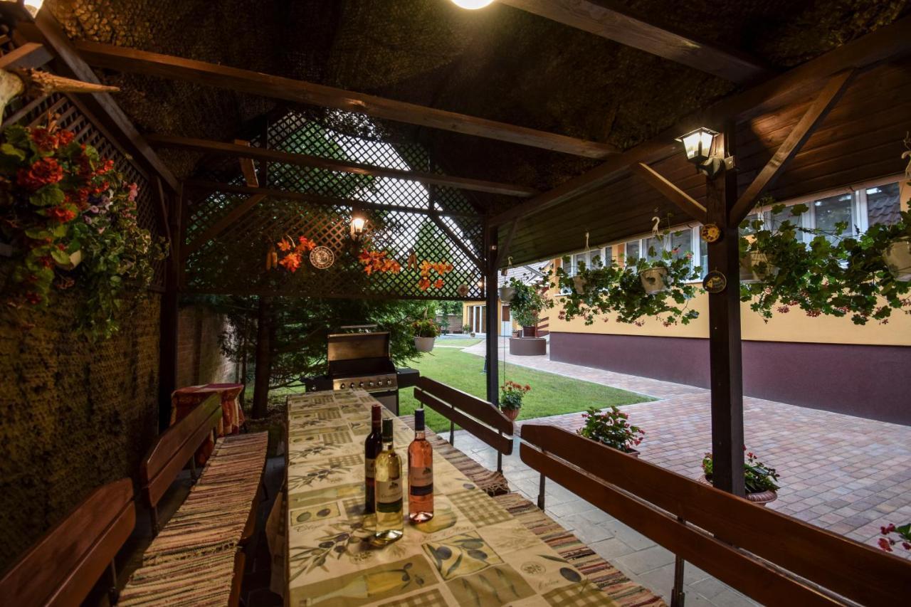 Gala Panzio Hotel Simontornya Екстериор снимка